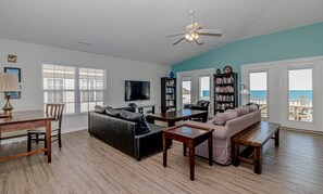 TV - Pier Pressure 7 Bedrooms Second Row (Garden City Beach)