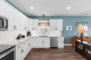 微波炉、烤箱、炉灶、洗碗机