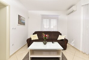 TV - Apartment 396/903 (Istria - Medulin), 300m from the beach (Medulin)