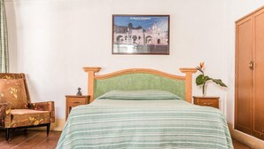 Phòng | Bộ đồ giường cao cấp, chăn bông, két bảo mật tại phòng, bàn