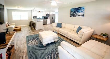 Beach House Getaway-5 mins from the beach