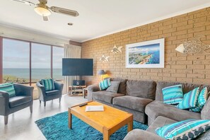 TV - Knights View - 2/14 Merrilli - Wi-Fi - Beachfront (Port Elliot)