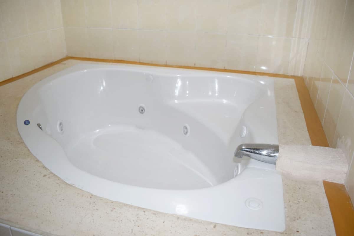 junior suite, 1 bedroom | bathroom | shower, hair dryer, towels, soap