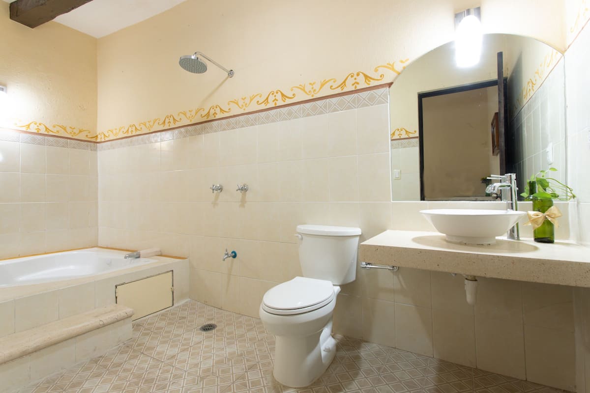 junior suite, 1 bedroom | bathroom | shower, hair dryer, towels, soap
