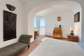 2 camere, una scrivania, ferro/asse da stiro, Wi-Fi gratuito