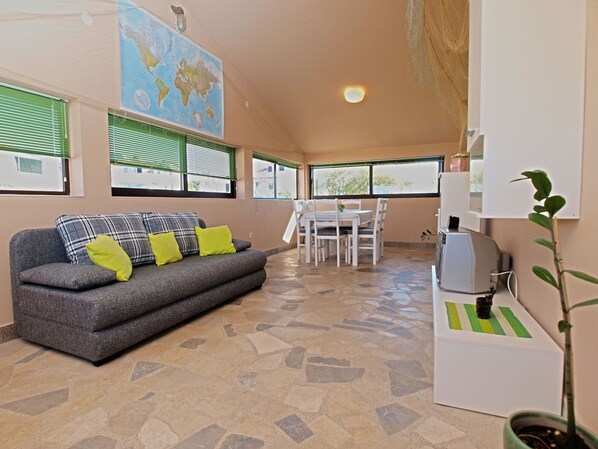 TV - Apartment 531/1273 (Istria - Stinjan), 700m from the beach (Stinjan)