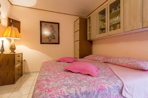 2 bedrooms, Internet - House 561/1347 (Istria - Rakalj), 2500m from the beach (Rakalj)