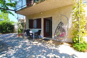 Outdoor dining - Apartment 606/1457 (Istria - Pjescana Uvala), 300m from the beach (Pjescana Uvala)
