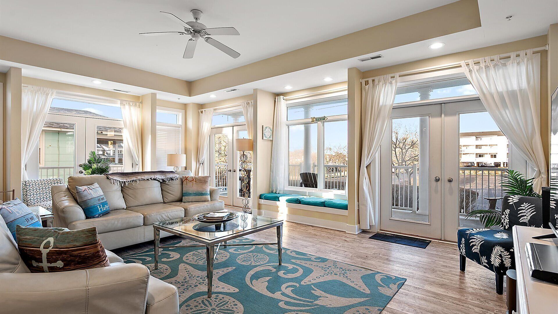 TV, DVD-spiller og filmbibliotek