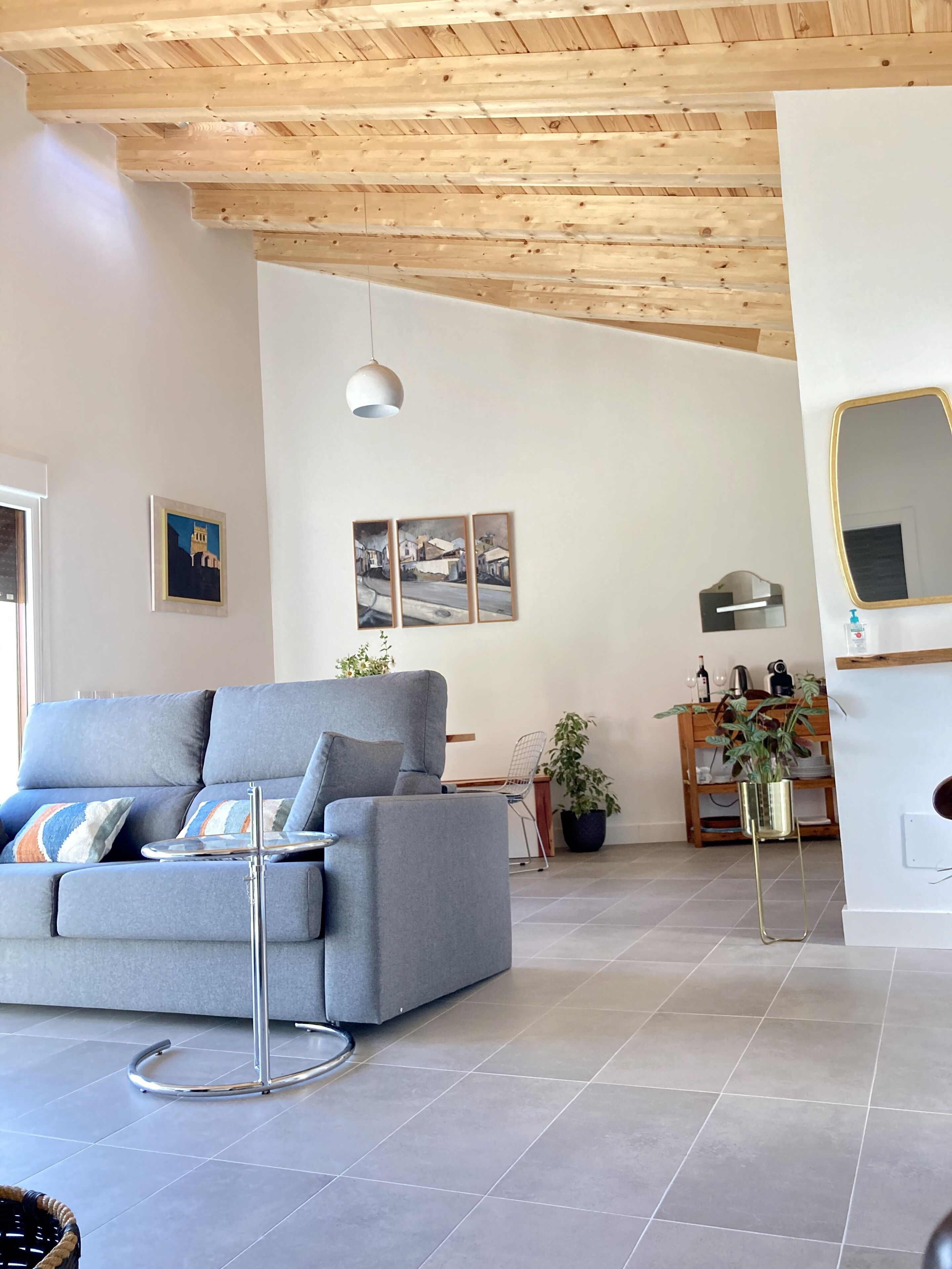 Smart TV, fireplace, printers