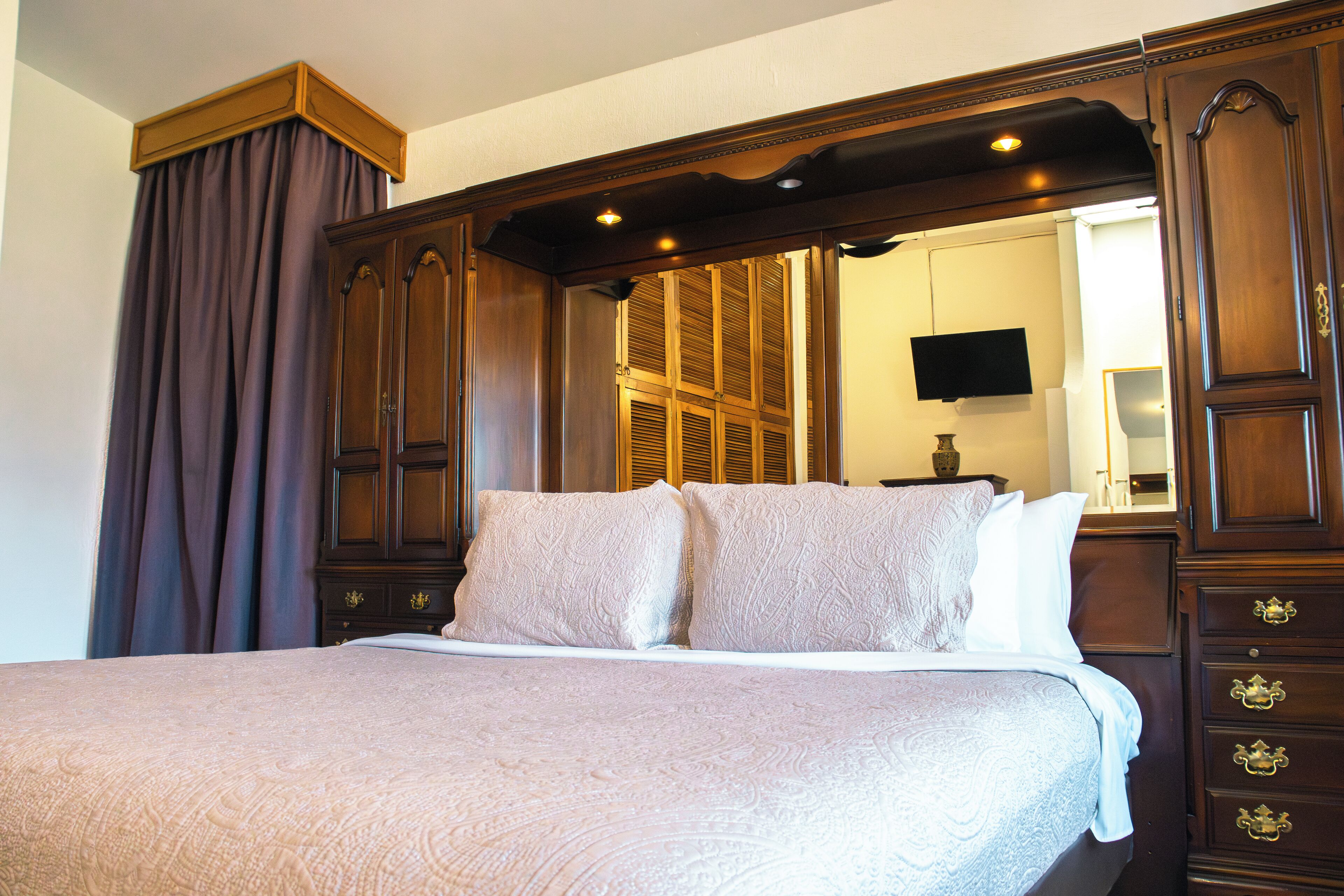 superior room, 1 king bed | 1 bedroom, premium bedding, down duvets, minibar