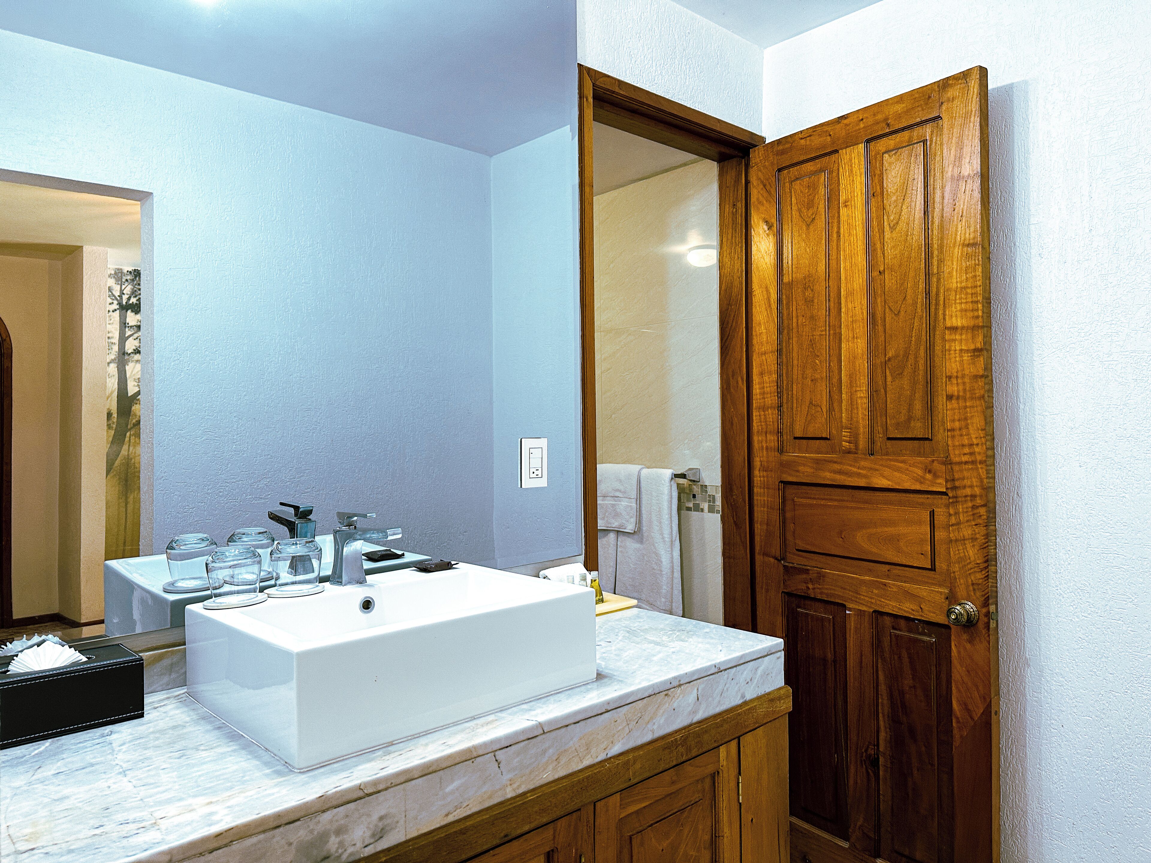 design room | bathroom | shower, rainfall showerhead, free toiletries, hair dryer