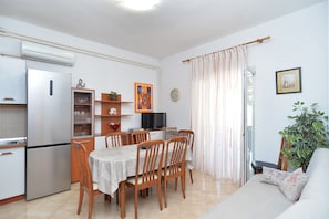 Dining - Apartment 615/1474 (Istria - Rovinj), 500m from the beach (Rovinj)