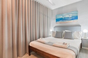 2 bedrooms, iron/ironing board, free WiFi, bed sheets