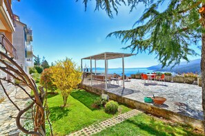 Outdoor dining - Apartment 629/26308 (Istria - Rabac), 750m from the beach (Rabac)