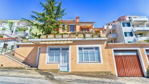 Exterior - Apartment 629/26308 (Istria - Rabac), 750m from the beach (Rabac)