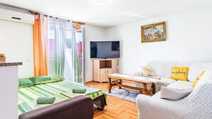 TV - Apartment 647/23622 (Istria - Pula), 3000m from the beach (Pula)