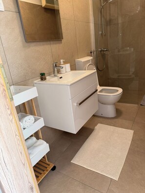 Bathtub - Apartment 650/1556 (Istria - Rabac), 100m from the beach (Rabac)
