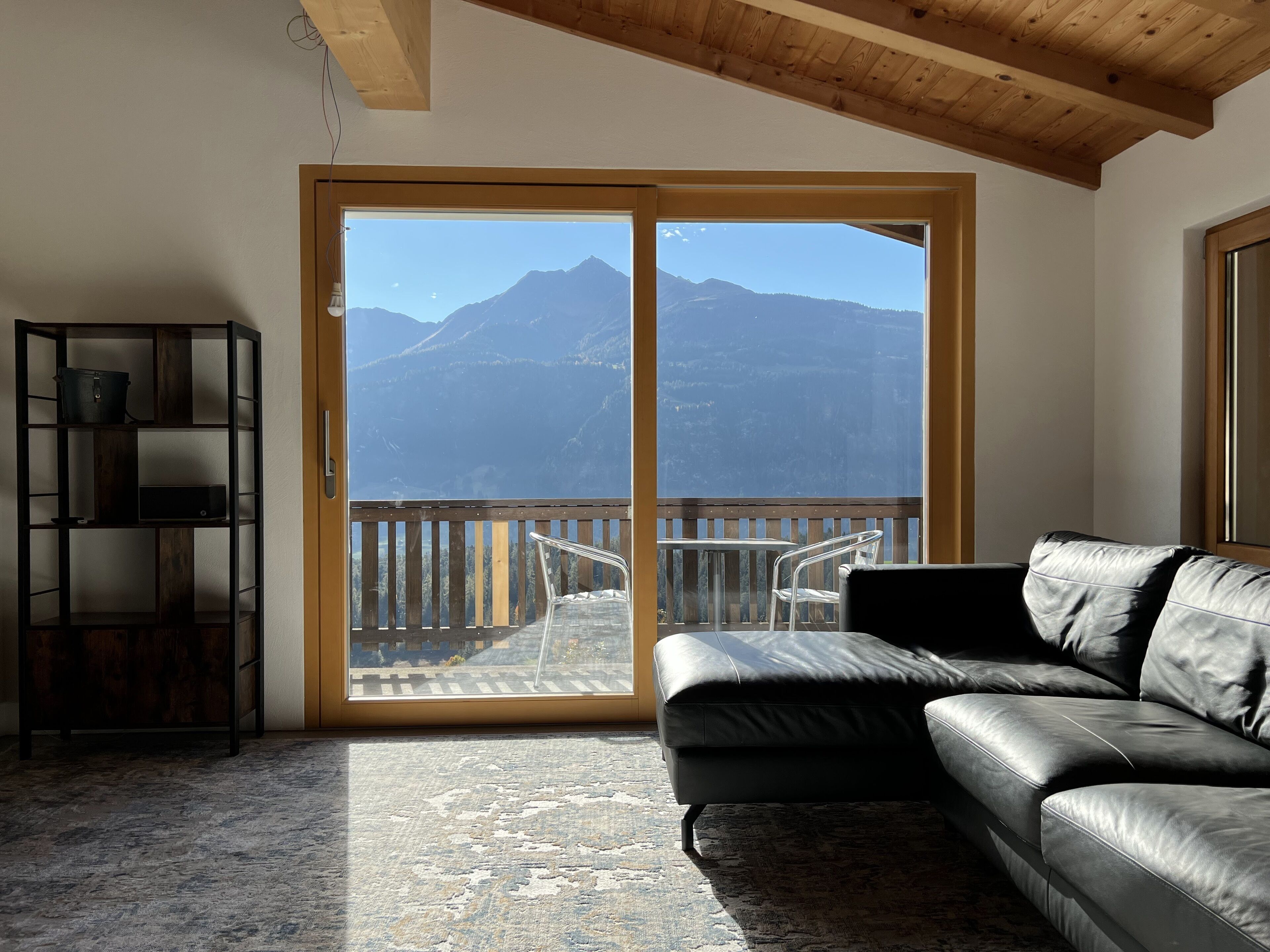 Smart-tv, boeken en een filmbibliotheek