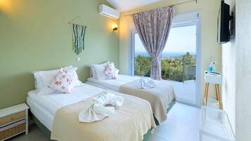 3 bedrooms, in-room safe, desk, iron/ironing board