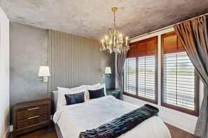 2 室のベッドルーム、アイロン / アイロン台、WiFi、ベッドシーツ