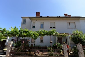 Exterior - Apartment 695/1633 (Istria - Pula), 3000m from the beach (Pula)