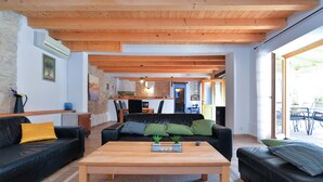 TV - Villa 704/1643 (Istria - Žminj), 25000m from the beach (Žminj)