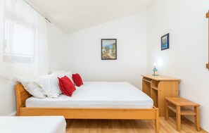 1 bedroom, Internet