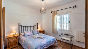 3 quartos, ferros/tábuas de passar roupa, berço de viagem, Wi-Fi