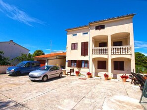 Exterior - Apartment 718/1670 (Istria - Valbandon), 350m from the beach (Valbandon)
