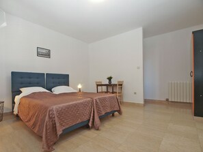 1 多间卧室、上网接入