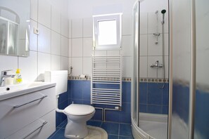 Shower - Apartment 719/1674 (Istria - Stinjan), 950m from the beach (Stinjan)