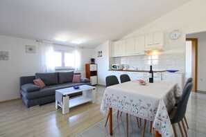 Interior - Apartment 719/1675 (Istria - Stinjan), 950m from the beach (Stinjan)