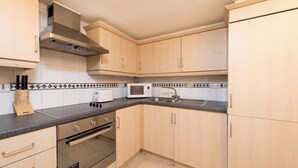 茶具/咖啡用具、微波炉、洗碗机、厨具/餐具