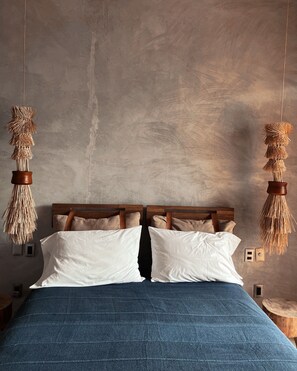 Habitación estándar, 1 cama Queen size, vista al jardín | Decoración personalizada, tabla de planchar con plancha y wifi gratis 