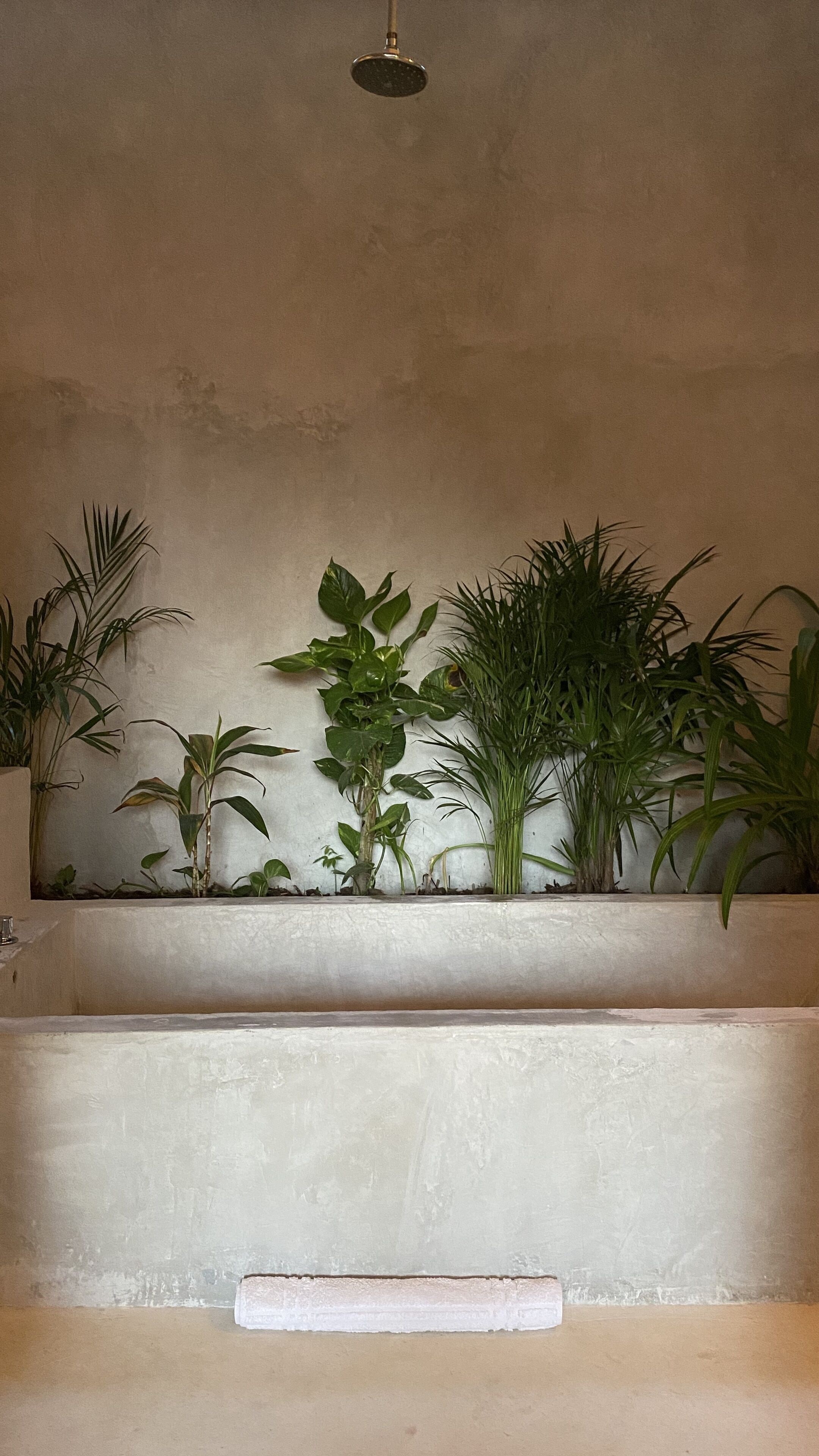 standard room, 1 queen bed, garden view | deep-soaking bathtub