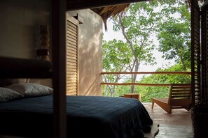 Chambre Standard, vue sur l’océan | Décor unique, fer et planche à repasser, accès au Wi-Fi (inclus)