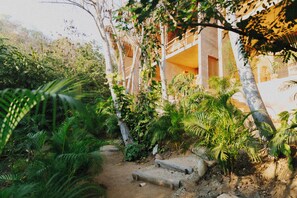 Front of property - Monte Uzulu Boutique Hotel (Santa María Tonameca)