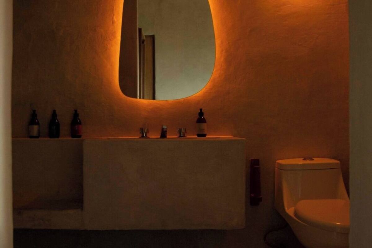 standard room, ocean view | bathroom | shower, hair dryer, towels, soap