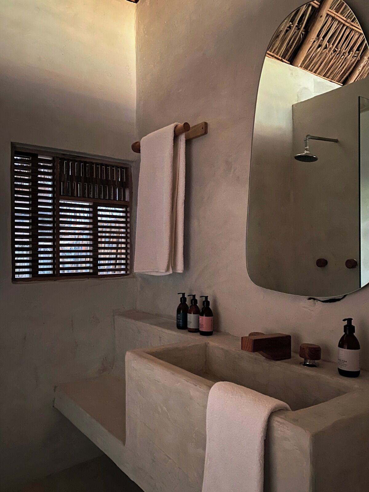 standard room, ocean view | bathroom | shower, hair dryer, towels, soap