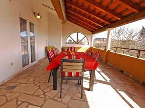 Outdoor dining - Apartment 734/1720 (Istria - Medulin), 900m from the beach (Medulin)