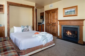 3 bedrooms, iron/ironing board, WiFi, bed sheets - Outpost: Grand View 3110 -Walk to Town Square! AC! (Jackson)