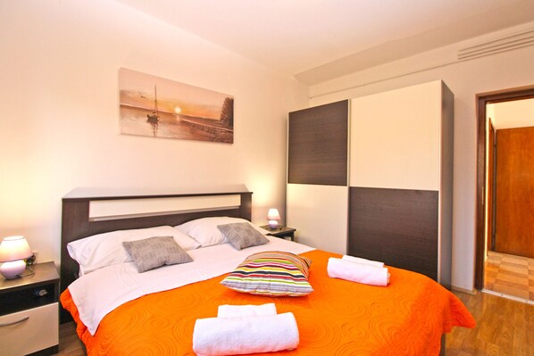 2 bedrooms, internet