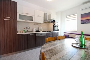 Fridge, microwave, oven, stovetop - Apartment 768/1789 (Istria - Fažana), 500m from the beach (Fažana)