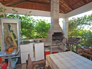 Outdoor dining - Apartment 768/1790 (Istria - Fažana), 500m from the beach (Fažana)