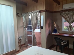 5 bedrooms, WiFi, bed sheets