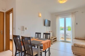 Dining - Apartment 771/1800 (Istria - Fažana), 300m from the beach (Fažana)