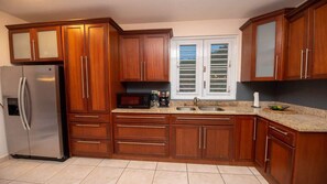 微波爐、咖啡機/沖茶器、廚房用具/餐具/器皿