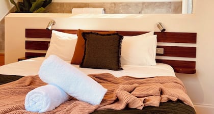 Manuka Retreat, Free unlimited WIFI....