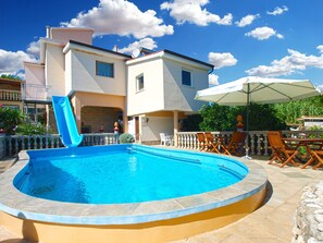 Pool - Apartment 811/1889 (Istria - Liznjan), 2500m from the beach (Liznjan)